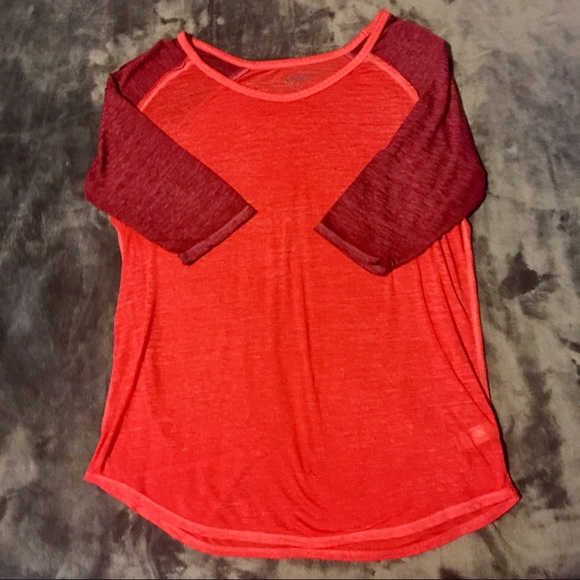 3/$15 Red/maroon 3/4th sleeve tee - Picture 7 of 8